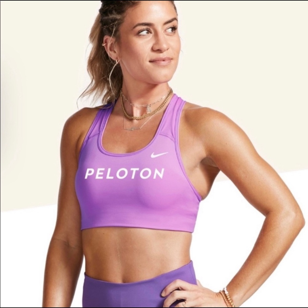 Pelotón Nike Swoosh Sports Bra